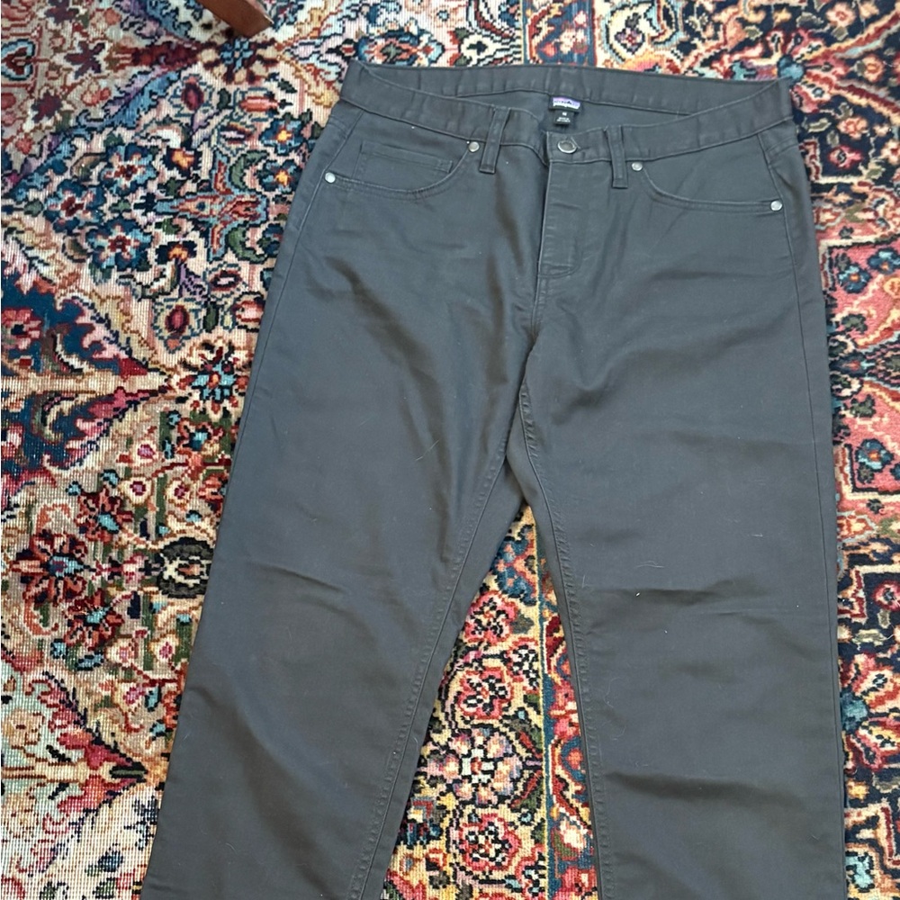 Patagonia Women’s black straight leg pants. In good condition.  Make offer!
